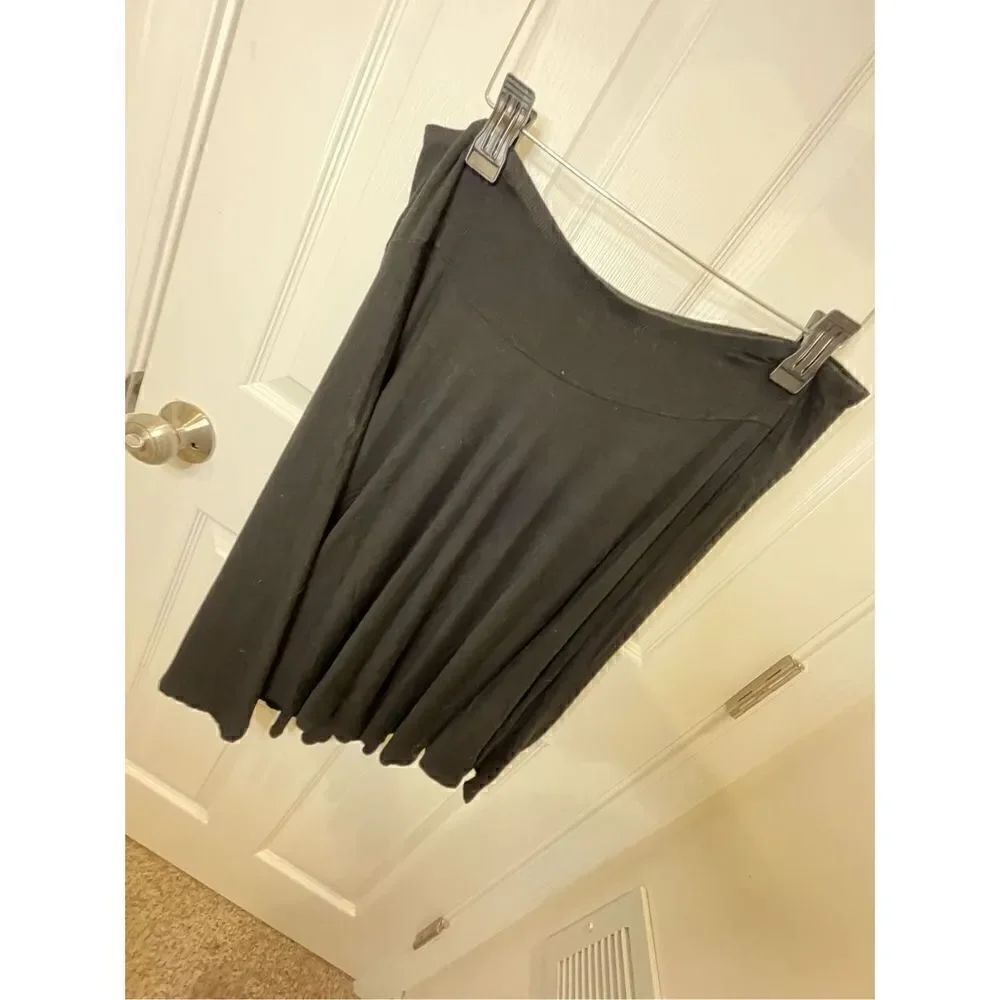Daisy Fuentes women’s XL asymmetrical black swing skirt